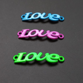 Mezikus kov - nápis LOVE 38x8mm, barevný mix / balení 6 ks